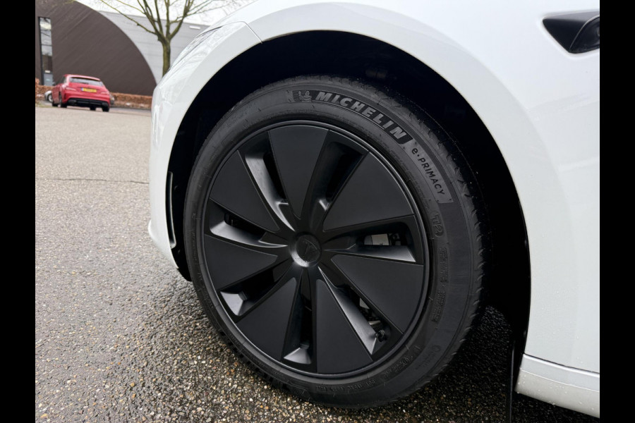 Tesla Model 3 Premium Long Range AWD 78 kWh ORGINELE AFN. TREKHAAK TESLA| AUTOPILOT| STOELVENTILATIE + VERWARMING| VOLLEDIGE TESLA GARANTIE T/M 01/2028 OF 80.000KM| DE HOOGVOLTACCU EN AANDRIJFLIJN TOT 2032 of 192.000KM |