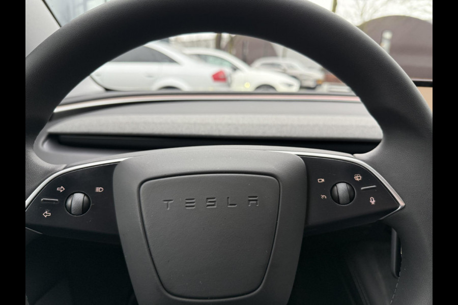 Tesla Model 3 Premium Long Range AWD 78 kWh ORGINELE AFN. TREKHAAK TESLA| AUTOPILOT| STOELVENTILATIE + VERWARMING| VOLLEDIGE TESLA GARANTIE T/M 01/2028 OF 80.000KM| DE HOOGVOLTACCU EN AANDRIJFLIJN TOT 2032 of 192.000KM |
