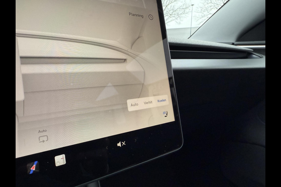 Tesla Model 3 Premium Long Range AWD 78 kWh ORGINELE AFN. TREKHAAK TESLA| AUTOPILOT| STOELVENTILATIE + VERWARMING| VOLLEDIGE TESLA GARANTIE T/M 01/2028 OF 80.000KM| DE HOOGVOLTACCU EN AANDRIJFLIJN TOT 2032 of 192.000KM |