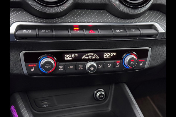 Audi Q2 35 TFSI S Edition One Pano/Sfeer/Keyless/Camera