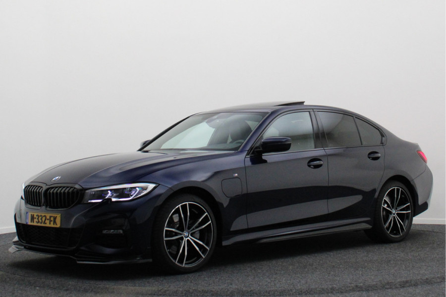 BMW 3-serie 320e Business Edition Plus M Sport Laser LED, Leer, Schuif-/kanteldak, Apple Carplay, Trekhaak elektr., 19"