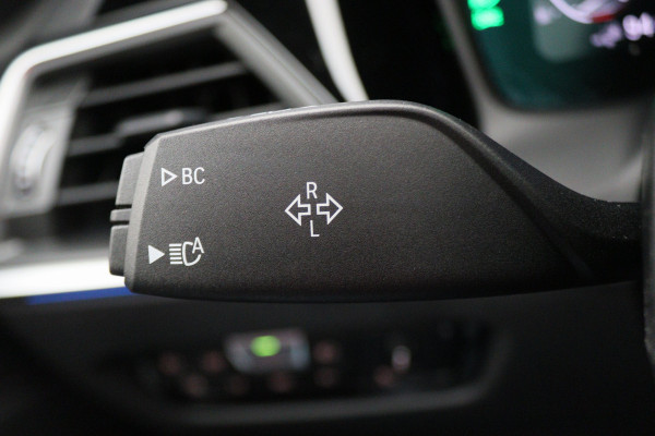 BMW 3-serie 320e Business Edition Plus M Sport Laser LED, Leer, Schuif-/kanteldak, Apple Carplay, Trekhaak elektr., 19"