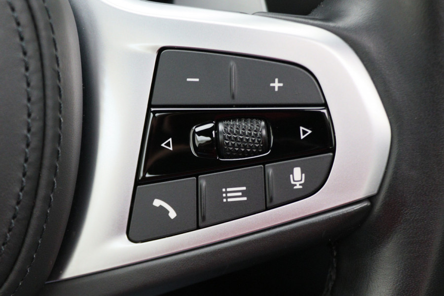 BMW 3-serie 320e Business Edition Plus M Sport Laser LED, Leer, Schuif-/kanteldak, Apple Carplay, Trekhaak elektr., 19"