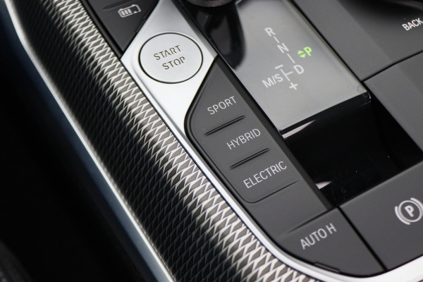 BMW 3-serie 320e Business Edition Plus M Sport Laser LED, Leer, Schuif-/kanteldak, Apple Carplay, Trekhaak elektr., 19"