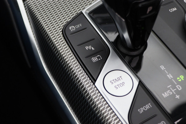 BMW 3-serie 320e Business Edition Plus M Sport Laser LED, Leer, Schuif-/kanteldak, Apple Carplay, Trekhaak elektr., 19"