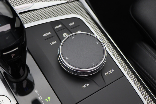 BMW 3-serie 320e Business Edition Plus M Sport Laser LED, Leer, Schuif-/kanteldak, Apple Carplay, Trekhaak elektr., 19"