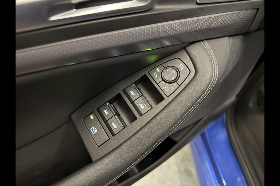 BMW 2 Serie Active Tourer 218i M-SPORT PANORAMADAK HEAD-UP