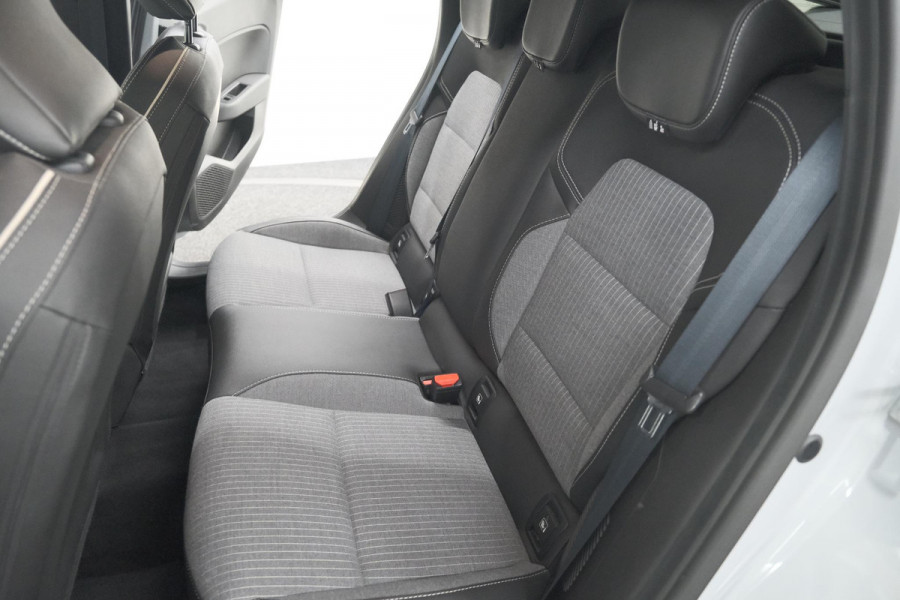 Renault Clio 1.6 E-Tech Full Hybrid 145 techno | 360 Camera | Adaptieve Cruise Control | Dodehoekdetectie | 9.3 Inch Groot Scherm