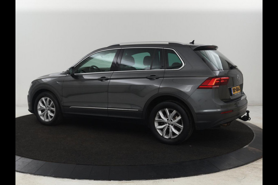 Volkswagen Tiguan 1.4 TSI Comfortline Business | Trekhaak | Camera | Full LED | Adaptive cruise | Park Assist | Carplay | Navigatie | Climate control | Bluetooth