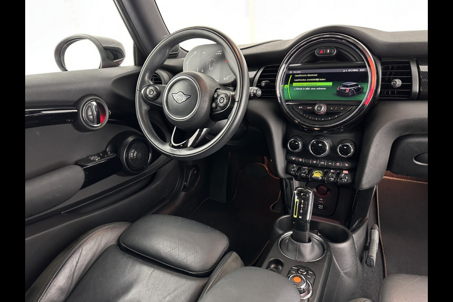 MINI Mini Electric Charged 33 kWh [ 3-Fase ] {SOH-100%} (INCL-BTW) *HEAD-UP | HARMAN/KARDON-AUDIO | LEATHER-ALCANTARA | MATRIX-LED | CAMERA | KEYLESS | NAVI-FULLMAP | DAB+ | ECC | HEATED-SPORT-SEATS | DIGI-COCKPIT | PDC | CRUISE | 17"ALU*