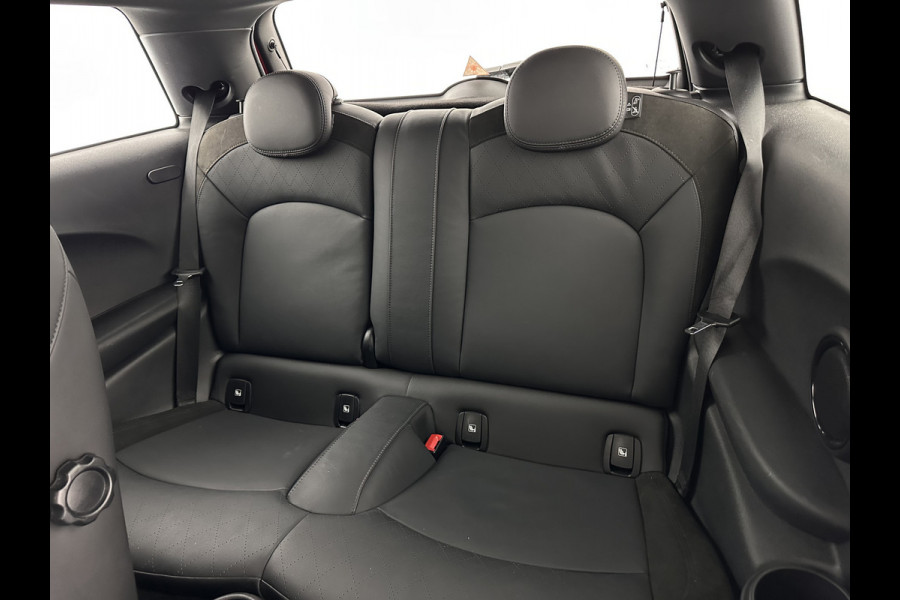 MINI Mini Electric Charged 33 kWh [ 3-Fase ] {SOH-100%} (INCL-BTW) *HEAD-UP | HARMAN/KARDON-AUDIO | LEATHER-ALCANTARA | MATRIX-LED | CAMERA | KEYLESS | NAVI-FULLMAP | DAB+ | ECC | HEATED-SPORT-SEATS | DIGI-COCKPIT | PDC | CRUISE | 17"ALU*