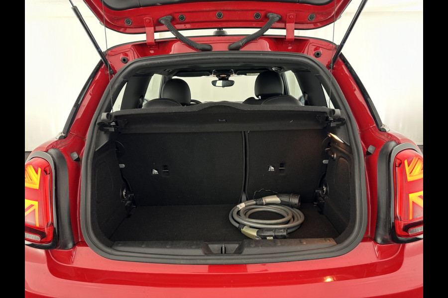 MINI Mini Electric Charged 33 kWh [ 3-Fase ] {SOH-100%} (INCL-BTW) *HEAD-UP | HARMAN/KARDON-AUDIO | LEATHER-ALCANTARA | MATRIX-LED | CAMERA | KEYLESS | NAVI-FULLMAP | DAB+ | ECC | HEATED-SPORT-SEATS | DIGI-COCKPIT | PDC | CRUISE | 17"ALU*