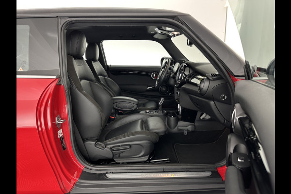 MINI Mini Electric Charged 33 kWh [ 3-Fase ] {SOH-100%} (INCL-BTW) *HEAD-UP | HARMAN/KARDON-AUDIO | LEATHER-ALCANTARA | MATRIX-LED | CAMERA | KEYLESS | NAVI-FULLMAP | DAB+ | ECC | HEATED-SPORT-SEATS | DIGI-COCKPIT | PDC | CRUISE | 17"ALU*