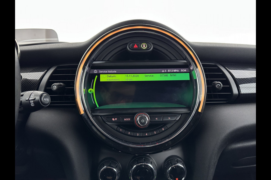 MINI Mini Electric Charged 33 kWh [ 3-Fase ] {SOH-100%} (INCL-BTW) *HEAD-UP | HARMAN/KARDON-AUDIO | LEATHER-ALCANTARA | MATRIX-LED | CAMERA | KEYLESS | NAVI-FULLMAP | DAB+ | ECC | HEATED-SPORT-SEATS | DIGI-COCKPIT | PDC | CRUISE | 17"ALU*