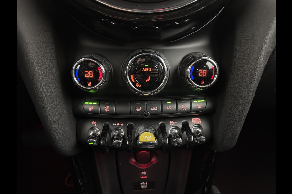 MINI Mini Electric Charged 33 kWh [ 3-Fase ] {SOH-100%} (INCL-BTW) *HEAD-UP | HARMAN/KARDON-AUDIO | LEATHER-ALCANTARA | MATRIX-LED | CAMERA | KEYLESS | NAVI-FULLMAP | DAB+ | ECC | HEATED-SPORT-SEATS | DIGI-COCKPIT | PDC | CRUISE | 17"ALU*