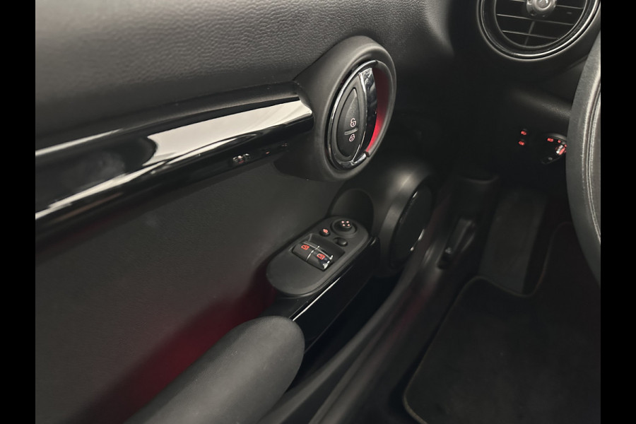 MINI Mini Electric Charged 33 kWh [ 3-Fase ] {SOH-100%} (INCL-BTW) *HEAD-UP | HARMAN/KARDON-AUDIO | LEATHER-ALCANTARA | MATRIX-LED | CAMERA | KEYLESS | NAVI-FULLMAP | DAB+ | ECC | HEATED-SPORT-SEATS | DIGI-COCKPIT | PDC | CRUISE | 17"ALU*