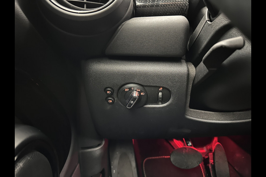 MINI Mini Electric Charged 33 kWh [ 3-Fase ] {SOH-100%} (INCL-BTW) *HEAD-UP | HARMAN/KARDON-AUDIO | LEATHER-ALCANTARA | MATRIX-LED | CAMERA | KEYLESS | NAVI-FULLMAP | DAB+ | ECC | HEATED-SPORT-SEATS | DIGI-COCKPIT | PDC | CRUISE | 17"ALU*