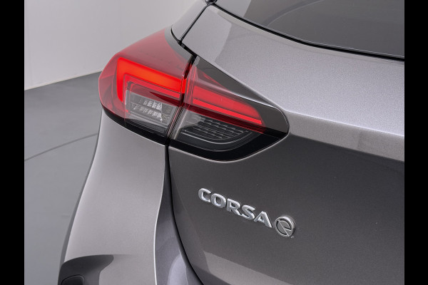 Opel CORSA-E GS Line 50kWh Apple Carplay Android Auto Stoel+Stuurverwarming Navi Ecc Cruise Control SOH 88% Lmv Privacy Glas Led Keyless Regen-Lichtsensor Sportstoelen Verkeersbord detectie Origineel Nederlandse Auto in de sportieve GS uitvoering