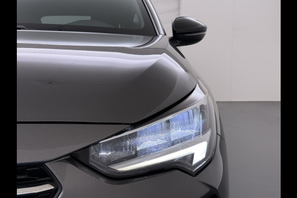 Opel CORSA-E GS Line 50kWh Apple Carplay Android Auto Stoel+Stuurverwarming Navi Ecc Cruise Control SOH 88% Lmv Privacy Glas Led Keyless Regen-Lichtsensor Sportstoelen Verkeersbord detectie Origineel Nederlandse Auto in de sportieve GS uitvoering