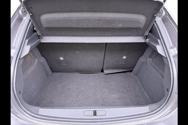 Opel CORSA-E GS Line 50kWh Apple Carplay Android Auto Stoel+Stuurverwarming Navi Ecc Cruise Control SOH 88% Lmv Privacy Glas Led Keyless Regen-Lichtsensor Sportstoelen Verkeersbord detectie Origineel Nederlandse Auto in de sportieve GS uitvoering