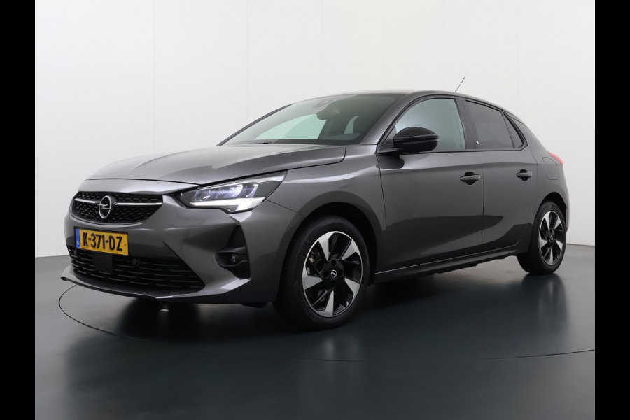 Opel CORSA-E GS Line 50kWh Apple Carplay Android Auto Stoel+Stuurverwarming Navi Ecc Cruise Control SOH 88% Lmv Privacy Glas Led Keyless Regen-Lichtsensor Sportstoelen Verkeersbord detectie Origineel Nederlandse Auto in de sportieve GS uitvoering