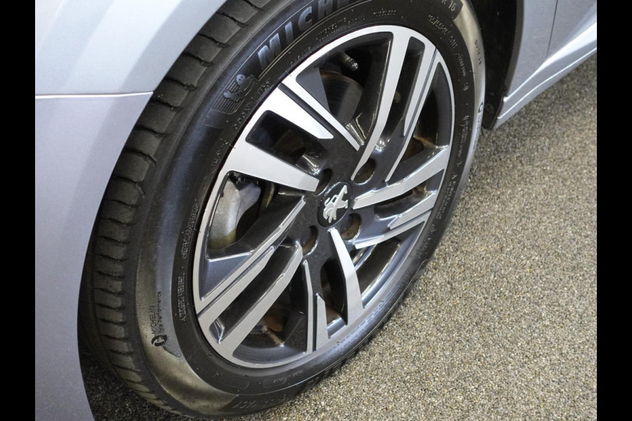 Peugeot 208 1.2 100pk Automaat Allure Pack Navigatie Apple Carplay/Android Auto CameraCruise Control Virtual Cockpit Climate Control