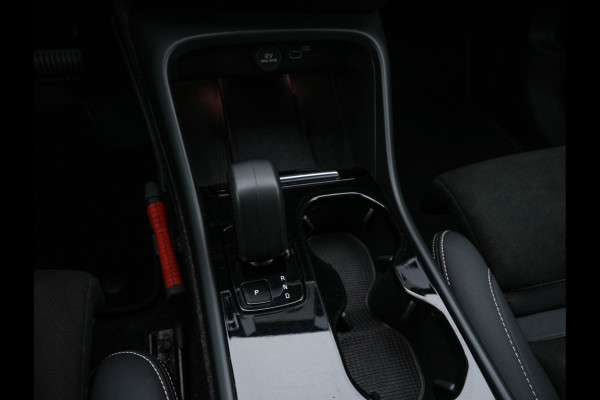 Volvo C40 Recharge Twin Intro Edition 78 kWh [ 3-Fase ] (INCL.BTW) Aut. *PANO | LEATHER-ALCANTARA | DIGI-COCKPIT | FULL-LED | HARMAN/KARDON | TOP-VIEW | NAVI-FULLMAP | ECC | PDC | KEYLESS | HEATED-SPORTSEATS | TOWBAR | 20''ALU*