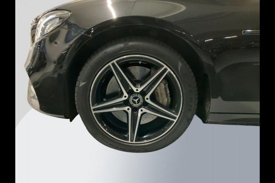 Mercedes-Benz E-Klasse 300 e AMG Line | 320pk PHEV | Elektrisch panoramadak / schuifdak | Stoelverwarming | Bestuurdersstoel Met Geheugen | Achteruitrijcamera