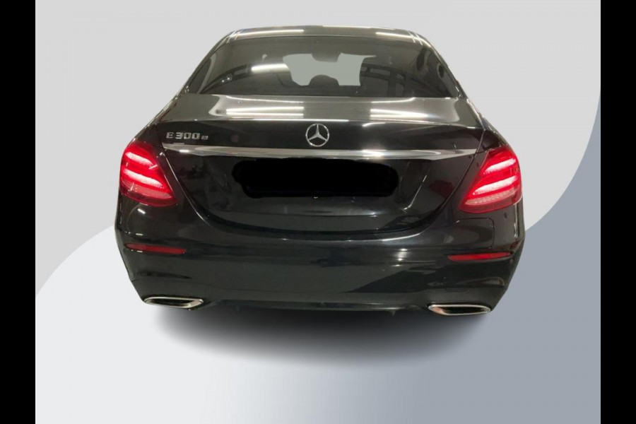 Mercedes-Benz E-Klasse 300 e AMG Line | 320pk PHEV | Elektrisch panoramadak / schuifdak | Stoelverwarming | Bestuurdersstoel Met Geheugen | Achteruitrijcamera