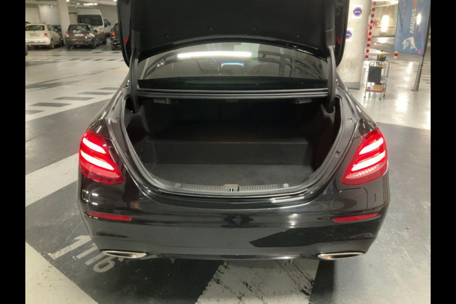 Mercedes-Benz E-Klasse 300 e AMG Line | 320pk PHEV | Elektrisch panoramadak / schuifdak | Stoelverwarming | Bestuurdersstoel Met Geheugen | Achteruitrijcamera