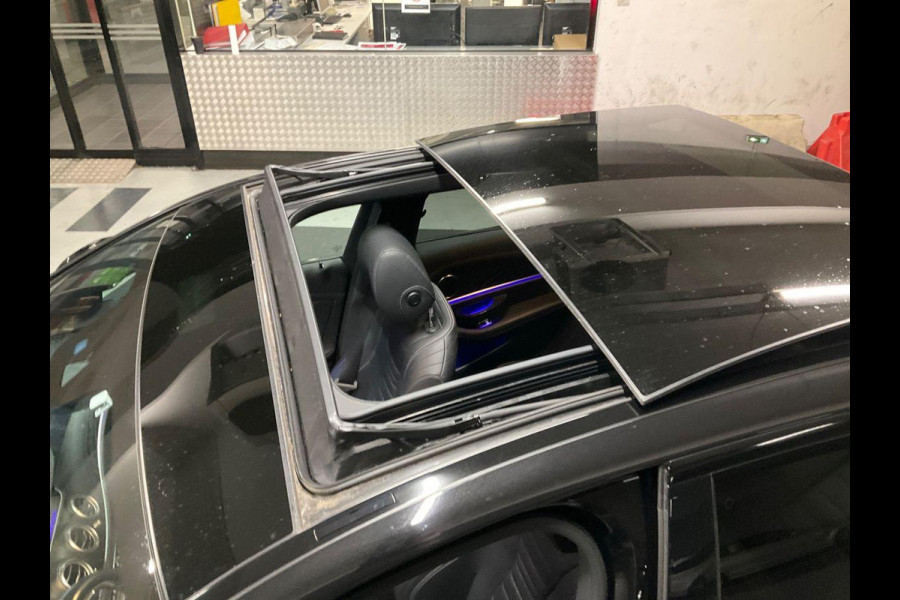 Mercedes-Benz E-Klasse 300 e AMG Line | 320pk PHEV | Elektrisch panoramadak / schuifdak | Stoelverwarming | Bestuurdersstoel Met Geheugen | Achteruitrijcamera
