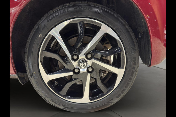 Toyota Yaris 1.5 Hybrid BI-Tone Edition | Leer | Camera | Navigatie | Cruise C | L.M.Velgen |
