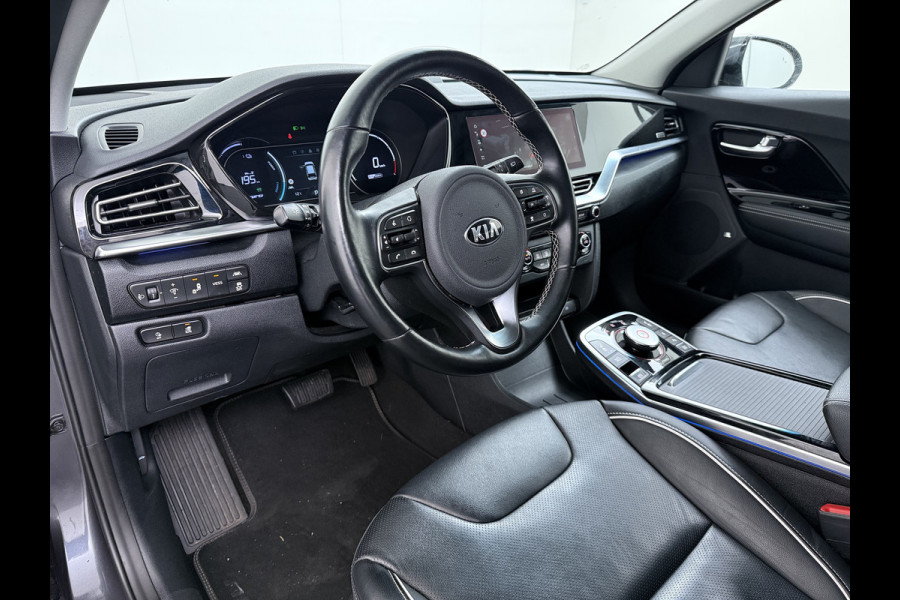 Kia e-Niro ExecutiveLine 64kWh Leer+Verwarmd+Koeling Adap.Cruise Elek.Stoel+Memory Warmtepomp JBL®-Audio Navi Ecc Camera Apple Carplay Andr SOH 100%  Stuurverwarming Lmv Privacy Glas DAB Vess Lane Assist Blind Spot 1e Eigenaar Origineel Nederlandse Auto Dealeronderhouden nieuw € 47765,-