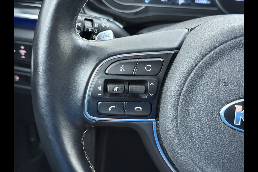 Kia e-Niro ExecutiveLine 64kWh Leer+Verwarmd+Koeling Adap.Cruise Elek.Stoel+Memory Warmtepomp JBL®-Audio Navi Ecc Camera Apple Carplay Andr SOH 100%  Stuurverwarming Lmv Privacy Glas DAB Vess Lane Assist Blind Spot 1e Eigenaar Origineel Nederlandse Auto Dealeronderhouden nieuw € 47765,-