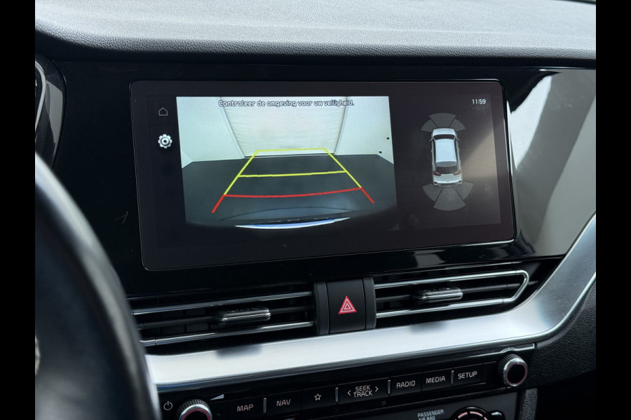 Kia e-Niro ExecutiveLine 64kWh Leer+Verwarmd+Koeling Adap.Cruise Elek.Stoel+Memory Warmtepomp JBL®-Audio Navi Ecc Camera Apple Carplay Andr SOH 100%  Stuurverwarming Lmv Privacy Glas DAB Vess Lane Assist Blind Spot 1e Eigenaar Origineel Nederlandse Auto Dealeronderhouden nieuw € 47765,-