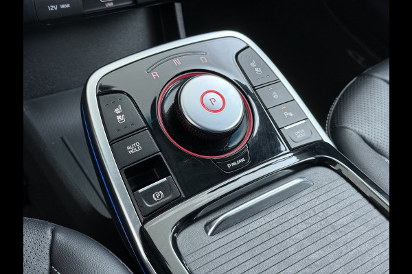 Kia e-Niro ExecutiveLine 64kWh Leer+Verwarmd+Koeling Adap.Cruise Elek.Stoel+Memory Warmtepomp JBL®-Audio Navi Ecc Camera Apple Carplay Andr SOH 100%  Stuurverwarming Lmv Privacy Glas DAB Vess Lane Assist Blind Spot 1e Eigenaar Origineel Nederlandse Auto Dealeronderhouden nieuw € 47765,-