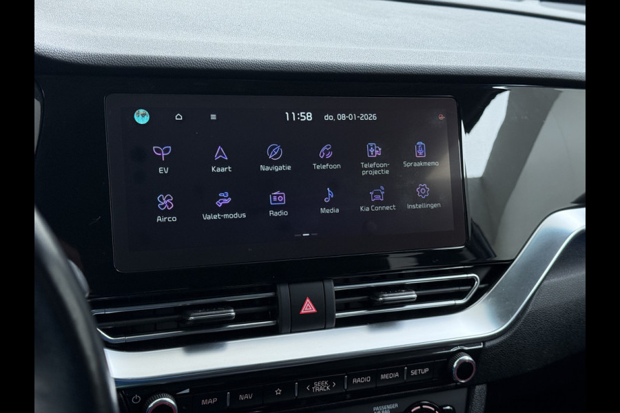 Kia e-Niro ExecutiveLine 64kWh Leer+Verwarmd+Koeling Adap.Cruise Elek.Stoel+Memory Warmtepomp JBL®-Audio Navi Ecc Camera Apple Carplay Andr SOH 100%  Stuurverwarming Lmv Privacy Glas DAB Vess Lane Assist Blind Spot 1e Eigenaar Origineel Nederlandse Auto Dealeronderhouden nieuw € 47765,-