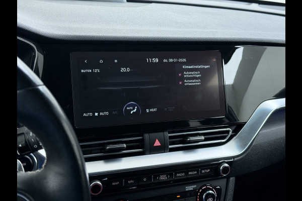 Kia e-Niro ExecutiveLine 64kWh Leer+Verwarmd+Koeling Adap.Cruise Elek.Stoel+Memory Warmtepomp JBL®-Audio Navi Ecc Camera Apple Carplay Andr SOH 100%  Stuurverwarming Lmv Privacy Glas DAB Vess Lane Assist Blind Spot 1e Eigenaar Origineel Nederlandse Auto Dealeronderhouden nieuw € 47765,-