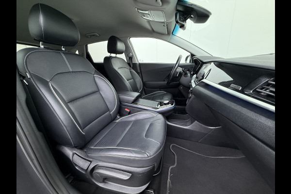 Kia e-Niro ExecutiveLine 64kWh Leer+Verwarmd+Koeling Adap.Cruise Elek.Stoel+Memory Warmtepomp JBL®-Audio Navi Ecc Camera Apple Carplay Andr SOH 100%  Stuurverwarming Lmv Privacy Glas DAB Vess Lane Assist Blind Spot 1e Eigenaar Origineel Nederlandse Auto Dealeronderhouden nieuw € 47765,-