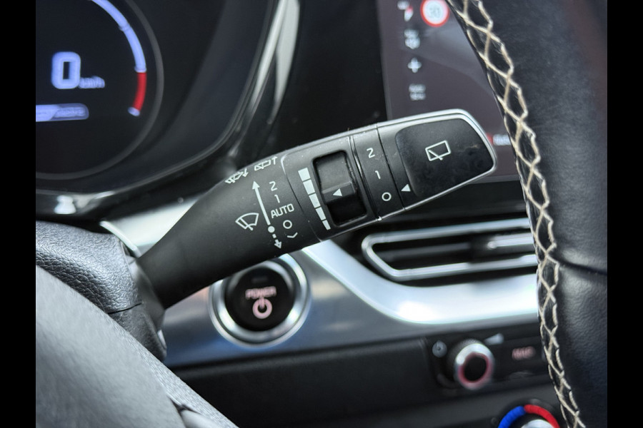 Kia e-Niro ExecutiveLine 64kWh Leer+Verwarmd+Koeling Adap.Cruise Elek.Stoel+Memory Warmtepomp JBL®-Audio Navi Ecc Camera Apple Carplay Andr SOH 100%  Stuurverwarming Lmv Privacy Glas DAB Vess Lane Assist Blind Spot 1e Eigenaar Origineel Nederlandse Auto Dealeronderhouden nieuw € 47765,-