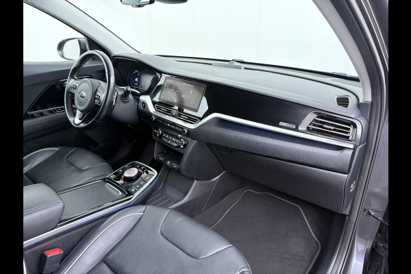 Kia e-Niro ExecutiveLine 64kWh Leer+Verwarmd+Koeling Adap.Cruise Elek.Stoel+Memory Warmtepomp JBL®-Audio Navi Ecc Camera Apple Carplay Andr SOH 100%  Stuurverwarming Lmv Privacy Glas DAB Vess Lane Assist Blind Spot 1e Eigenaar Origineel Nederlandse Auto Dealeronderhouden nieuw € 47765,-