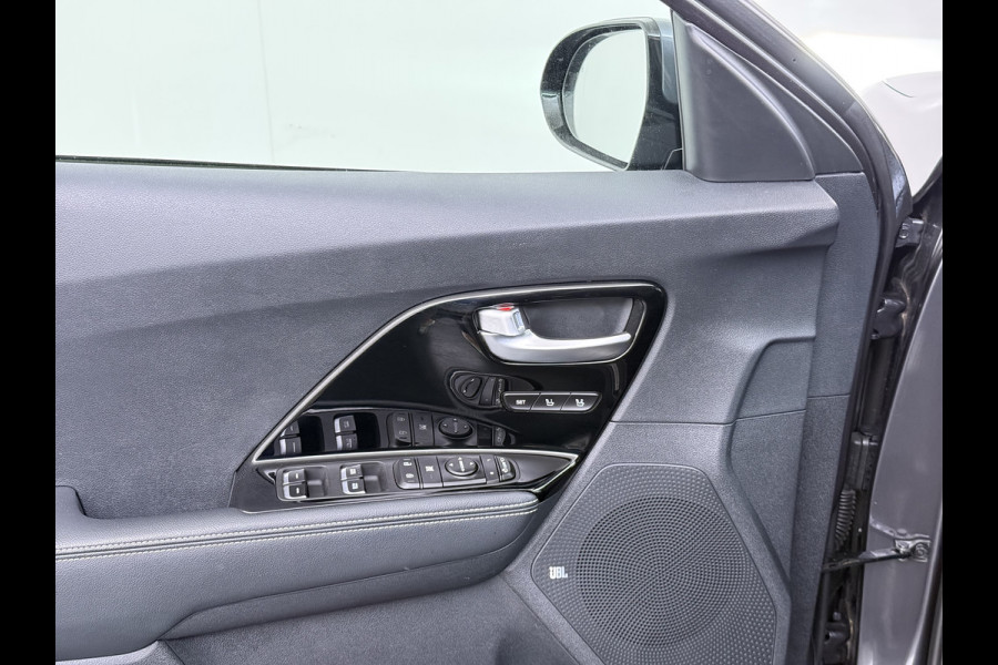 Kia e-Niro ExecutiveLine 64kWh Leer+Verwarmd+Koeling Adap.Cruise Elek.Stoel+Memory Warmtepomp JBL®-Audio Navi Ecc Camera Apple Carplay Andr SOH 100%  Stuurverwarming Lmv Privacy Glas DAB Vess Lane Assist Blind Spot 1e Eigenaar Origineel Nederlandse Auto Dealeronderhouden nieuw € 47765,-