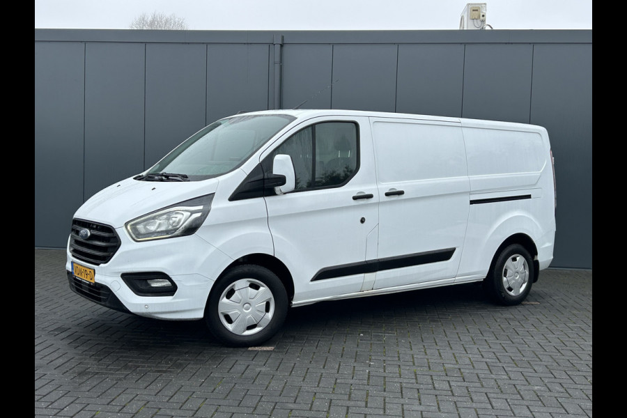 Ford Transit Custom 2.0 TDCI 130 PK / L2H1 / 2.800 KG AHG / 1e EIG. / 2x SCHUIFDEUR / TREKHAAK / CAMERA / AIRCO / CRUISE