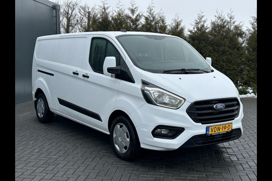 Ford Transit Custom 2.0 TDCI 130 PK / L2H1 / 2.800 KG AHG / 1e EIG. / 2x SCHUIFDEUR / TREKHAAK / CAMERA / AIRCO / CRUISE