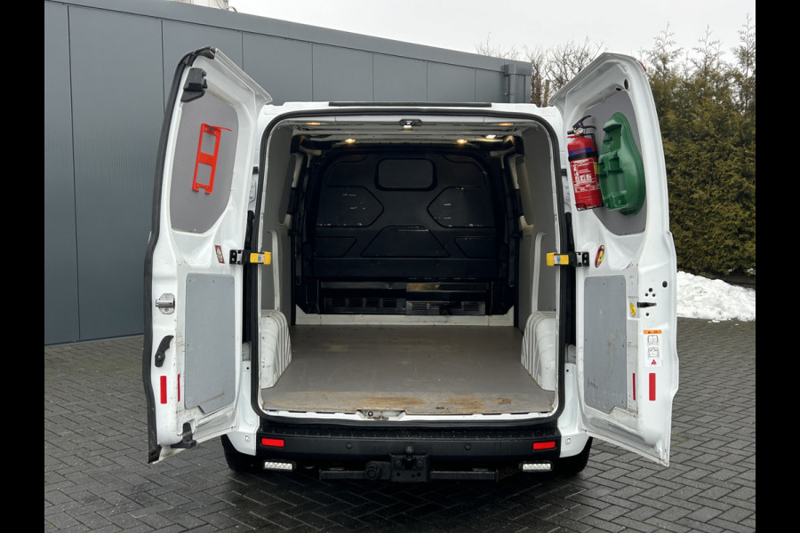Ford Transit Custom 2.0 TDCI 130 PK / L2H1 / 2.800 KG AHG / 1e EIG. / 2x SCHUIFDEUR / TREKHAAK / CAMERA / AIRCO / CRUISE