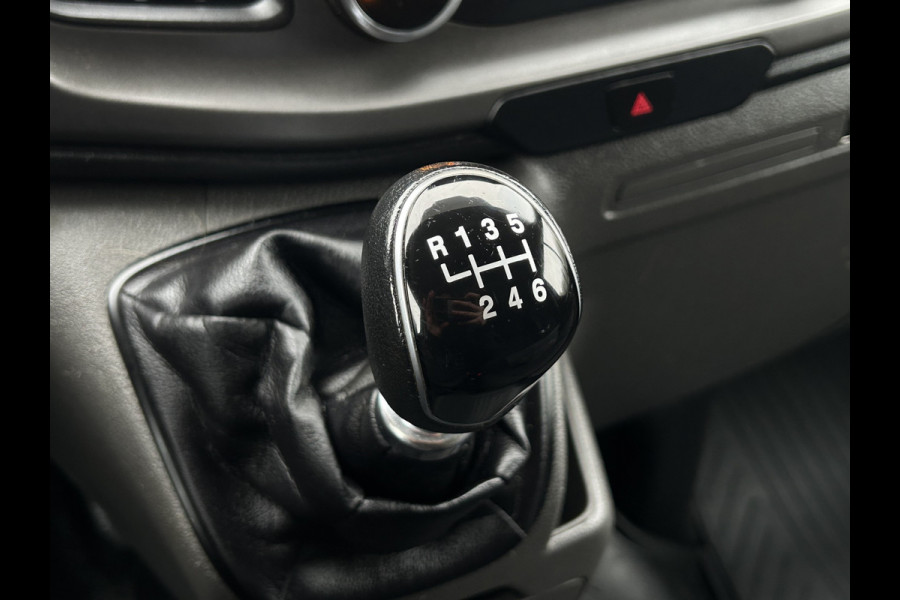 Ford Transit Custom 2.0 TDCI 130 PK / L2H1 / 2.800 KG AHG / 1e EIG. / 2x SCHUIFDEUR / TREKHAAK / CAMERA / AIRCO / CRUISE