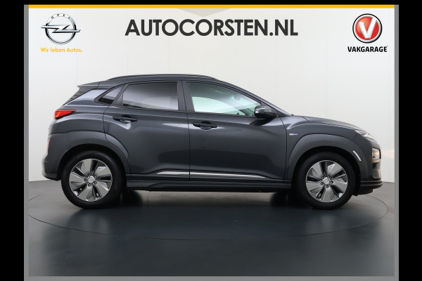 Hyundai Kona EV 64kWh Fase 3 Warmtepomp Adap.Cruise Camera Navi Ecc Apple Carplay Android Auto Pdc Krell®-Audio Fashion SOH 93% Dodehoek detector Rijstrooksensor Led Privacy Glas Keyless Lmv 17" 1e Eigenaar Origineel Nederlandse Auto