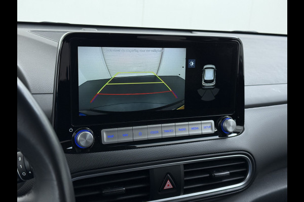 Hyundai Kona EV 64kWh Fase 3 Warmtepomp Adap.Cruise Camera Navi Ecc Apple Carplay Android Auto Pdc Krell®-Audio Fashion SOH 93% Dodehoek detector Rijstrooksensor Led Privacy Glas Keyless Lmv 17" 1e Eigenaar Origineel Nederlandse Auto