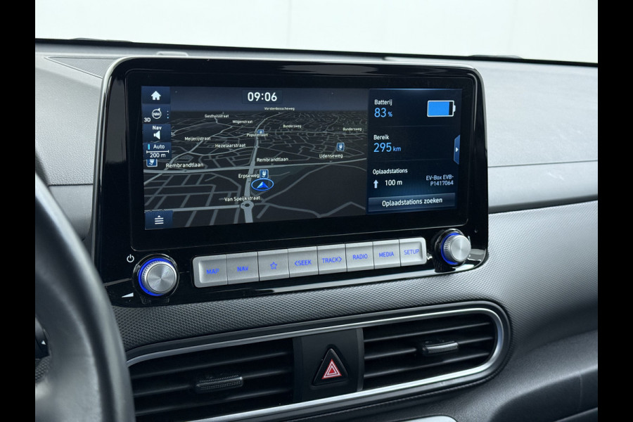 Hyundai Kona EV 64kWh Fase 3 Warmtepomp Adap.Cruise Camera Navi Ecc Apple Carplay Android Auto Pdc Krell®-Audio Fashion SOH 93% Dodehoek detector Rijstrooksensor Led Privacy Glas Keyless Lmv 17" 1e Eigenaar Origineel Nederlandse Auto