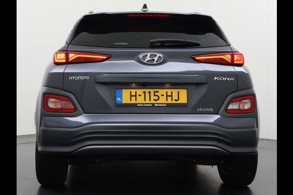 Hyundai Kona EV 64kWh Fase 3 Warmtepomp Adap.Cruise Camera Navi Ecc Apple Carplay Android Auto Pdc Krell®-Audio Fashion SOH 93% Dodehoek detector Rijstrooksensor Led Privacy Glas Keyless Lmv 17" 1e Eigenaar Origineel Nederlandse Auto